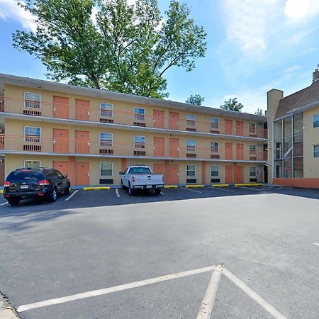 Americas Best Value Inn Media Philadelphia Exterior photo