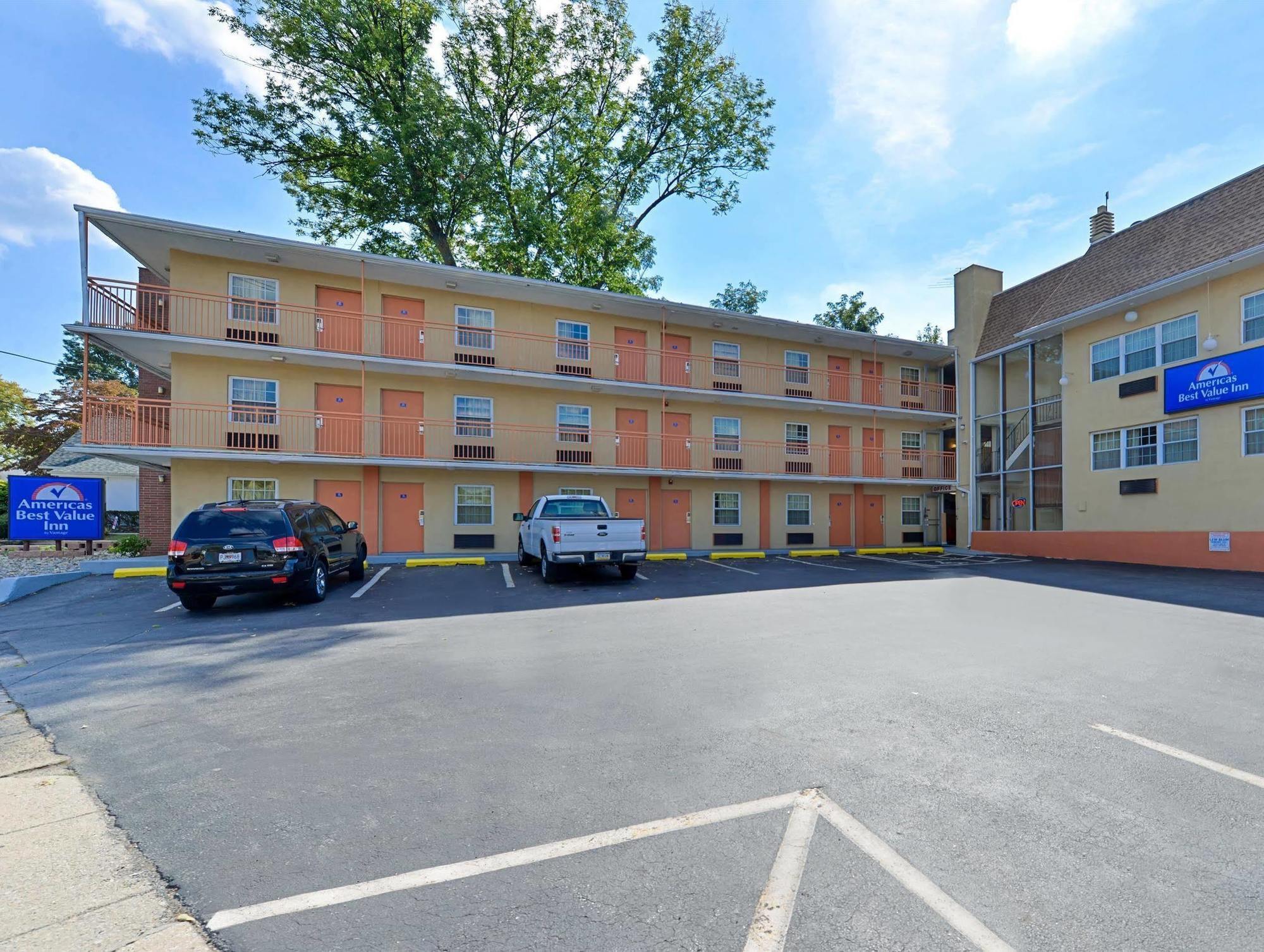 Americas Best Value Inn Media Philadelphia Exterior photo